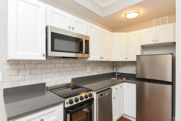 $1,550 | 640 West Wrightwood Avenue, Unit 108, Chicago, IL 60614