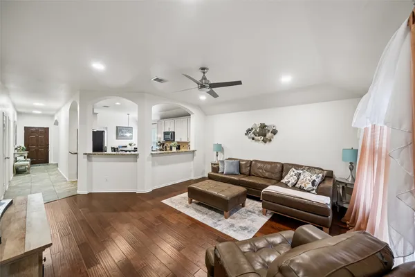 $299,900 | 17911 Yukon Pass Drive, Humble, TX 77346