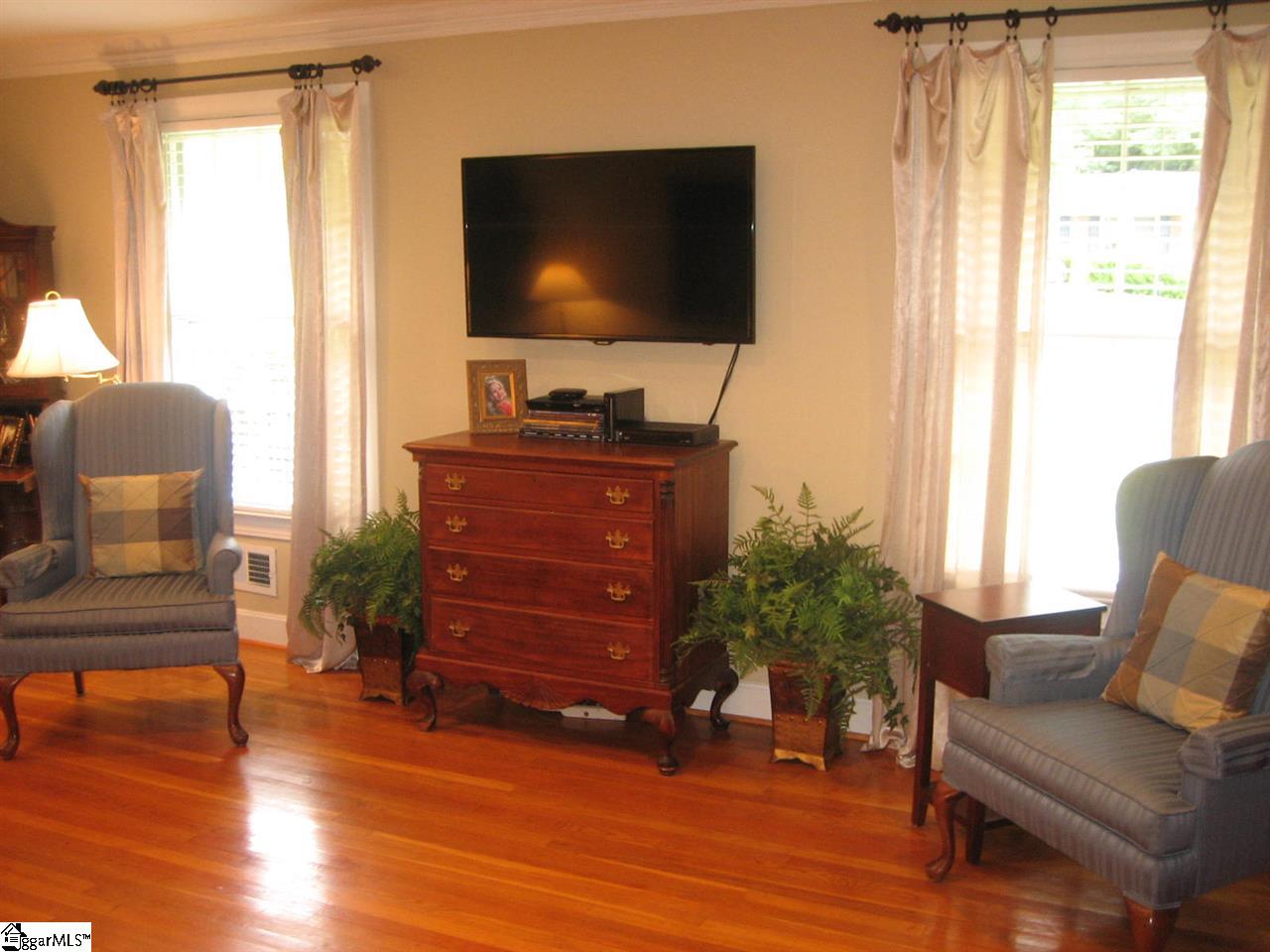 121 Lullwater Road Greenville, SC 29607 - Photo 12 of 36 Gallery Image 12