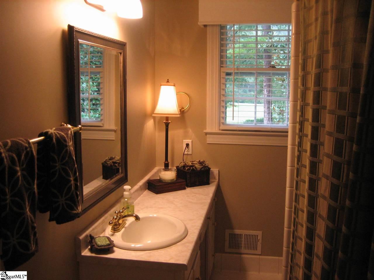 121 Lullwater Road Greenville, SC 29607 - Photo 20 of 36 Gallery Image 20