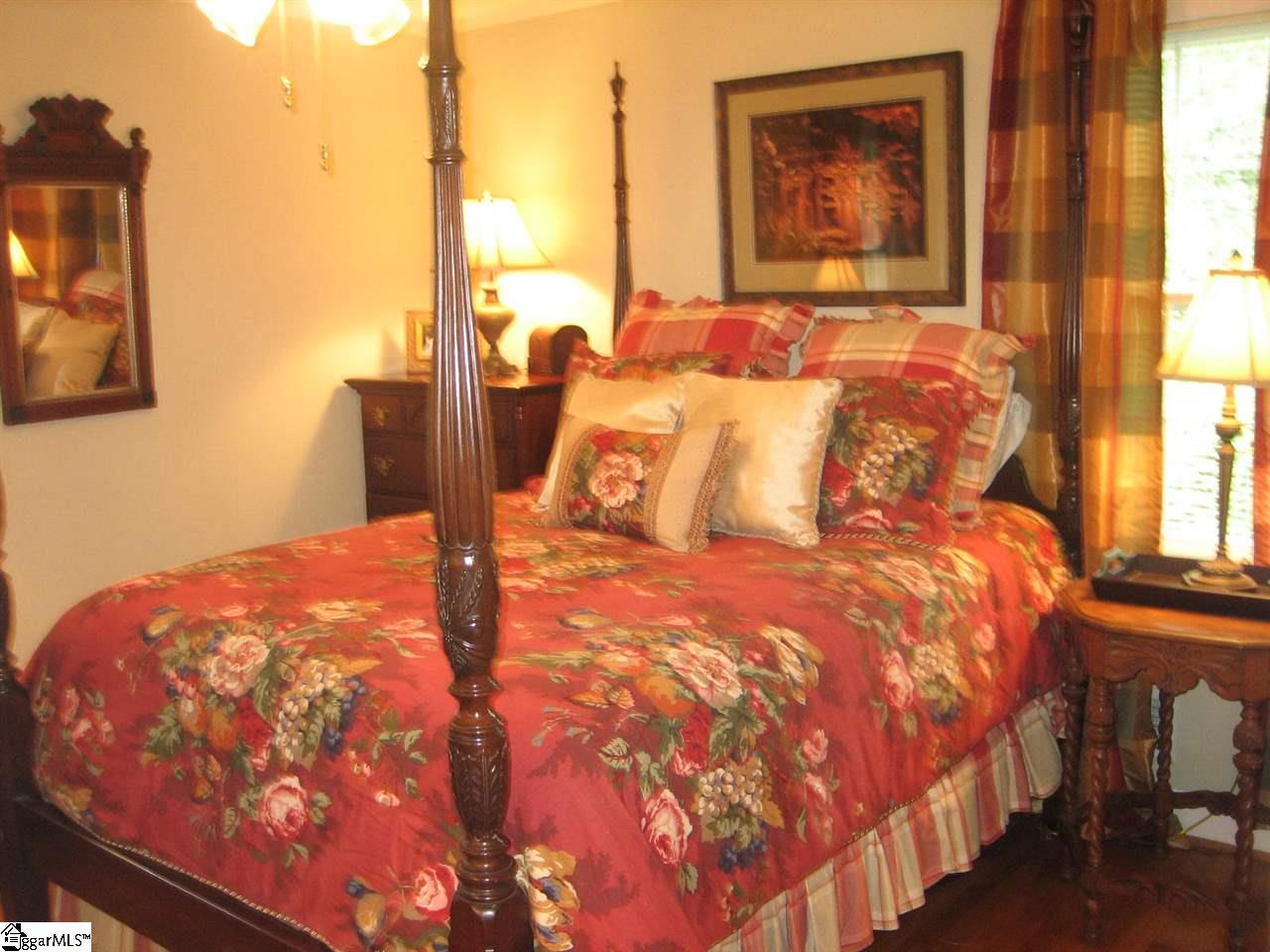 121 Lullwater Road Greenville, SC 29607 - Photo 25 of 36 Gallery Image 25