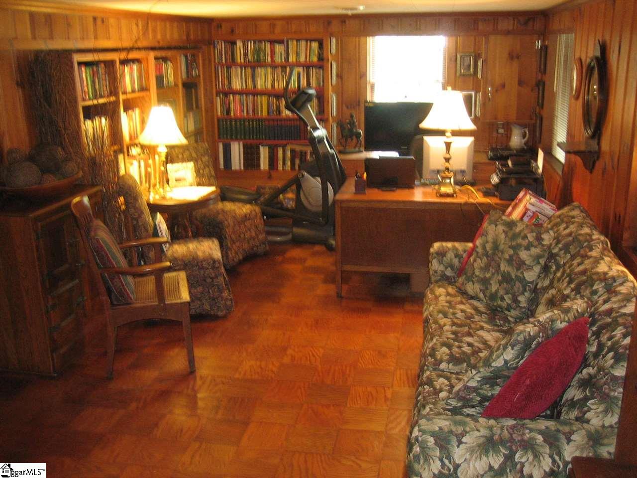 121 Lullwater Road Greenville, SC 29607 - Photo 28 of 36 Gallery Image 28
