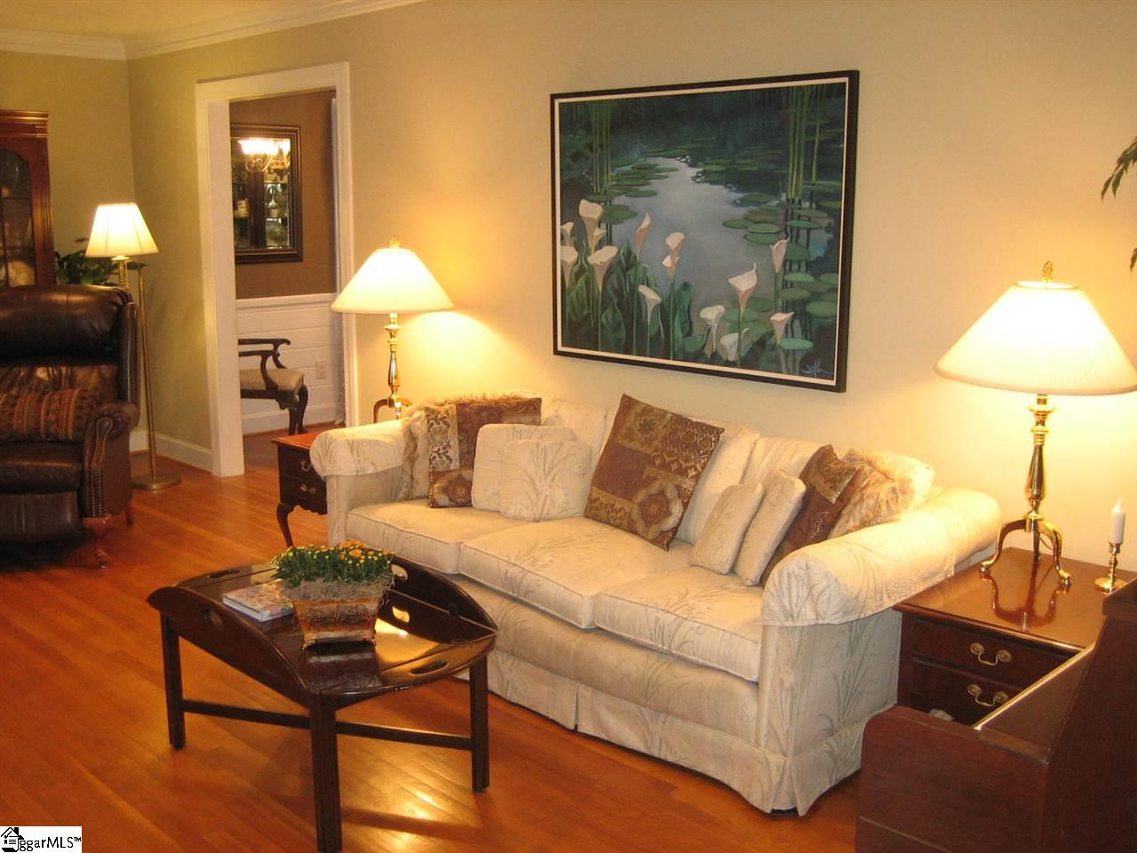 121 Lullwater Road Greenville, SC 29607 - Photo 8 of 36 Gallery Image 8