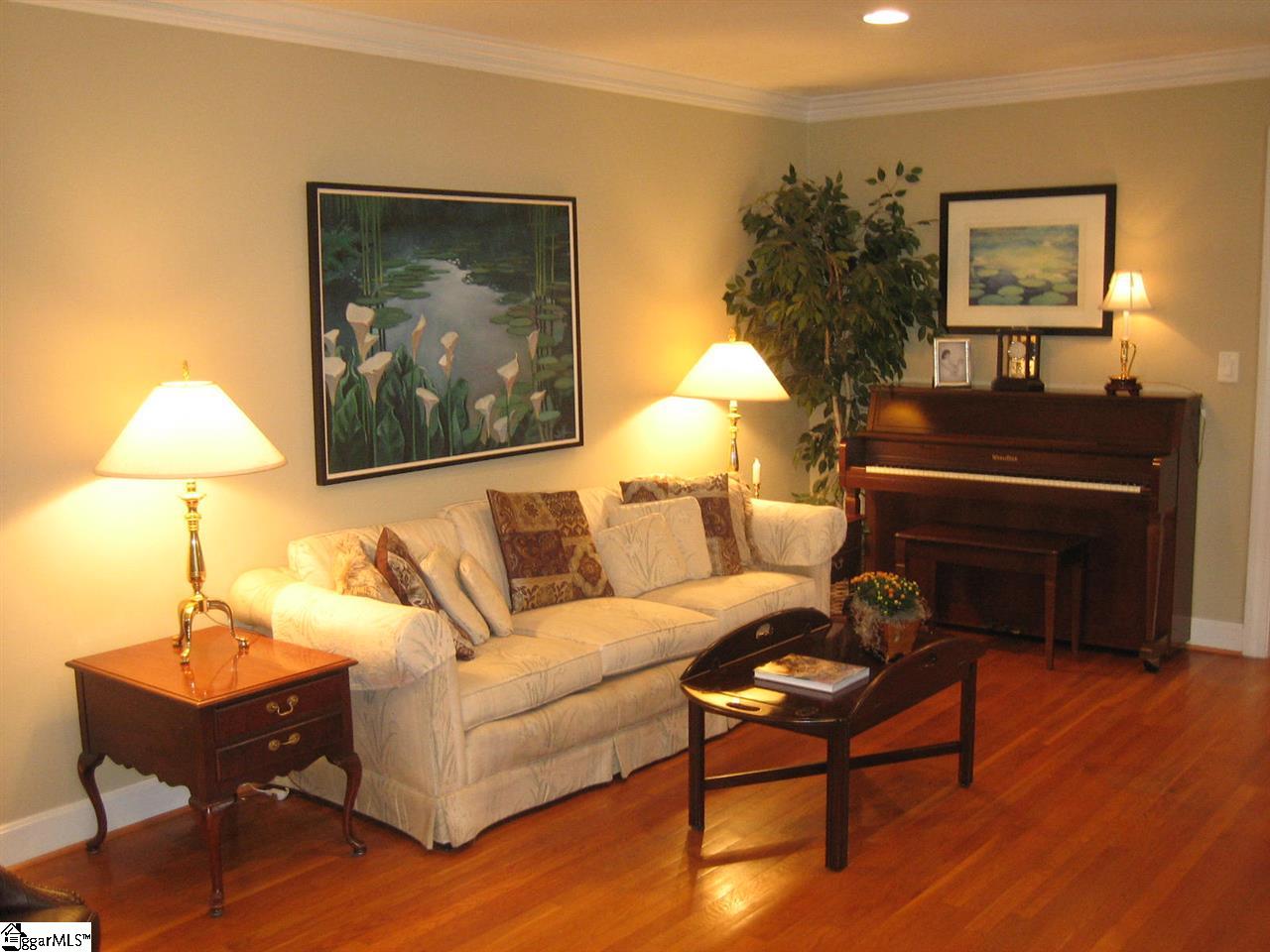 121 Lullwater Road Greenville, SC 29607 - Photo 9 of 36 Gallery Image 9