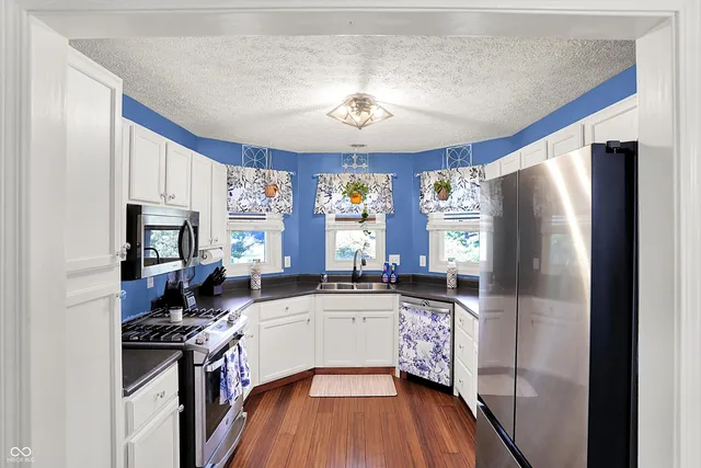 $430,000 | 2025 Deer Lake Drive, Martinsville, IN 46151