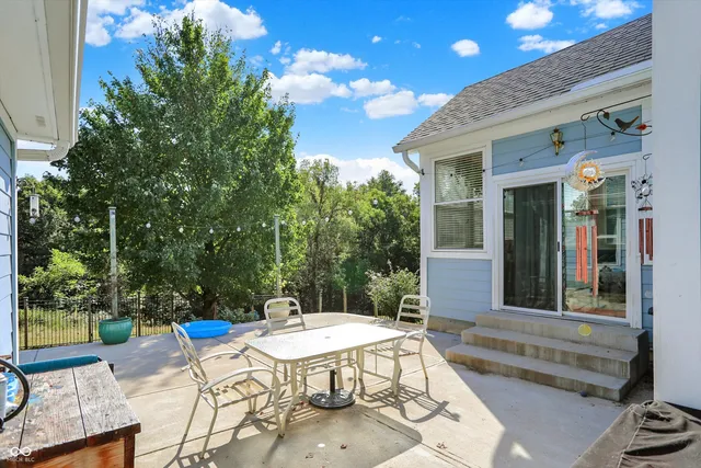 $430,000 | 2025 Deer Lake Drive, Martinsville, IN 46151