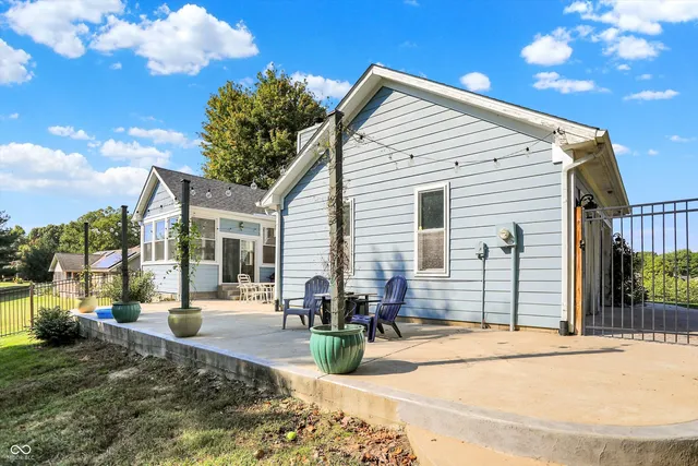 $430,000 | 2025 Deer Lake Drive, Martinsville, IN 46151