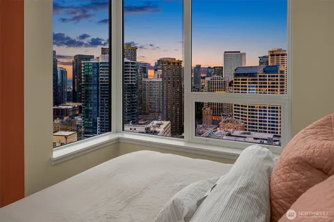 $1,299,950 | 121 Stewart Street, Unit 2501, Seattle, WA 98101