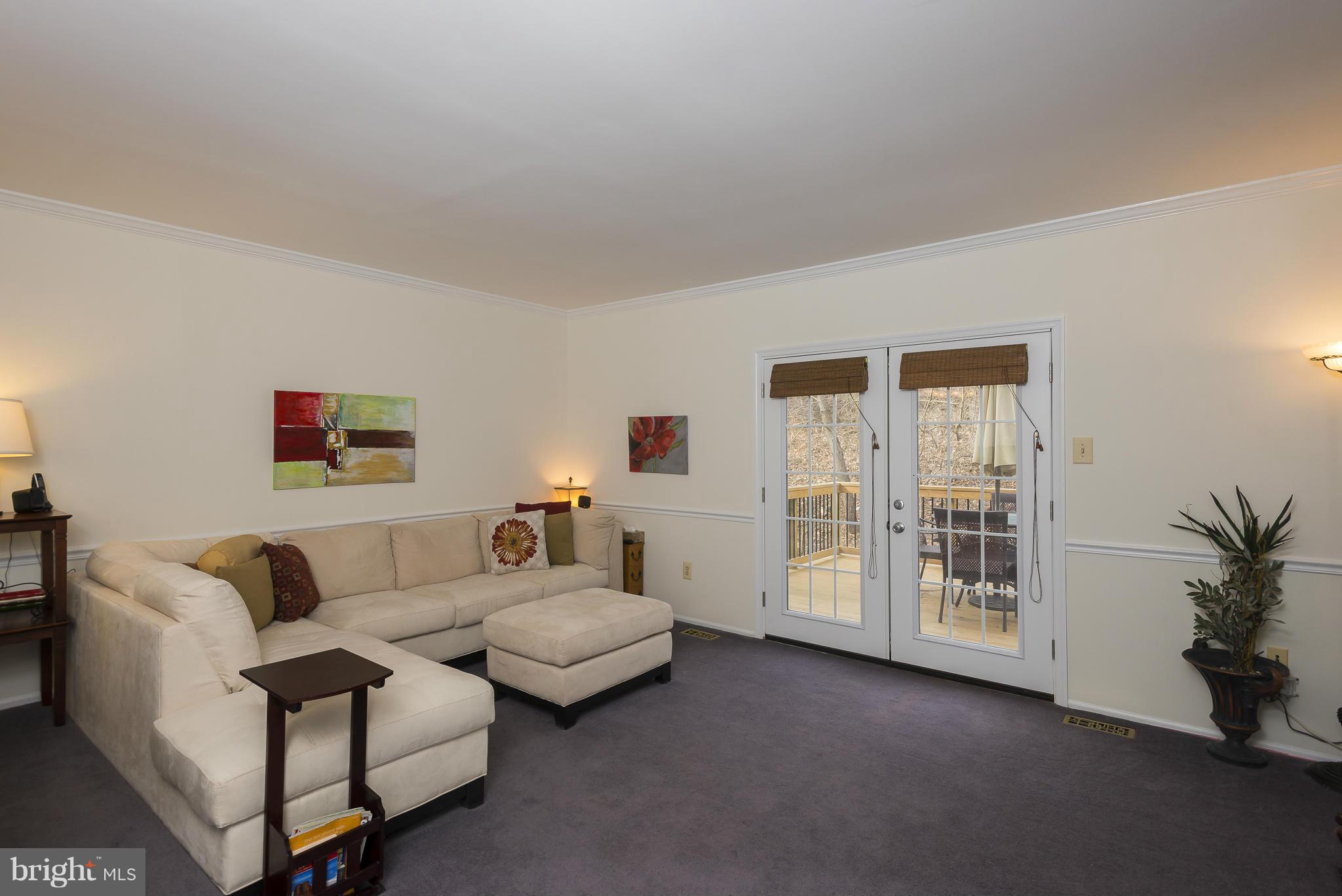 7417 Setting Sun Way Columbia, MD 21046 - Photo 11 of 27 Living Room