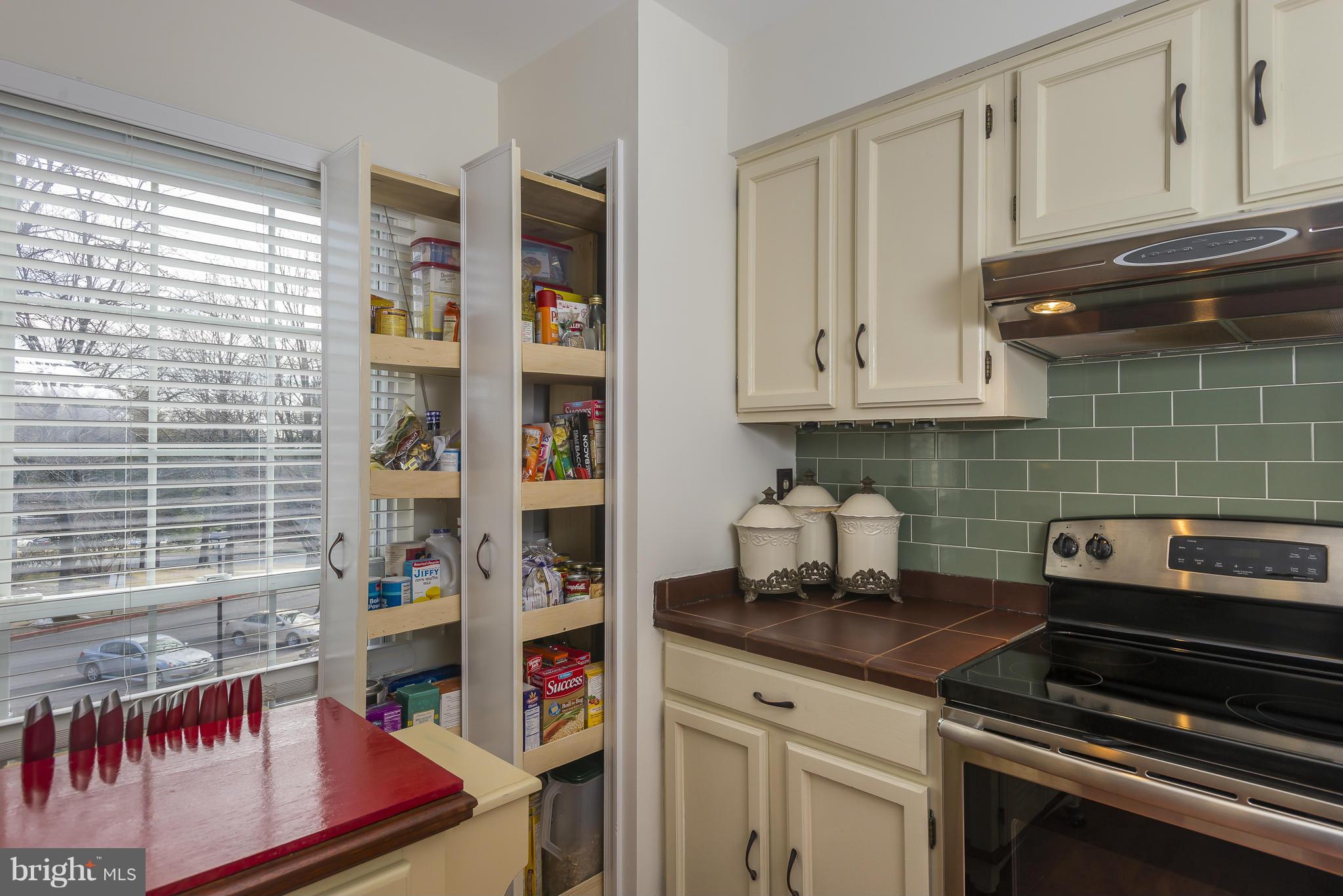 7417 Setting Sun Way Columbia, MD 21046 - Photo 7 of 27 Kitchen