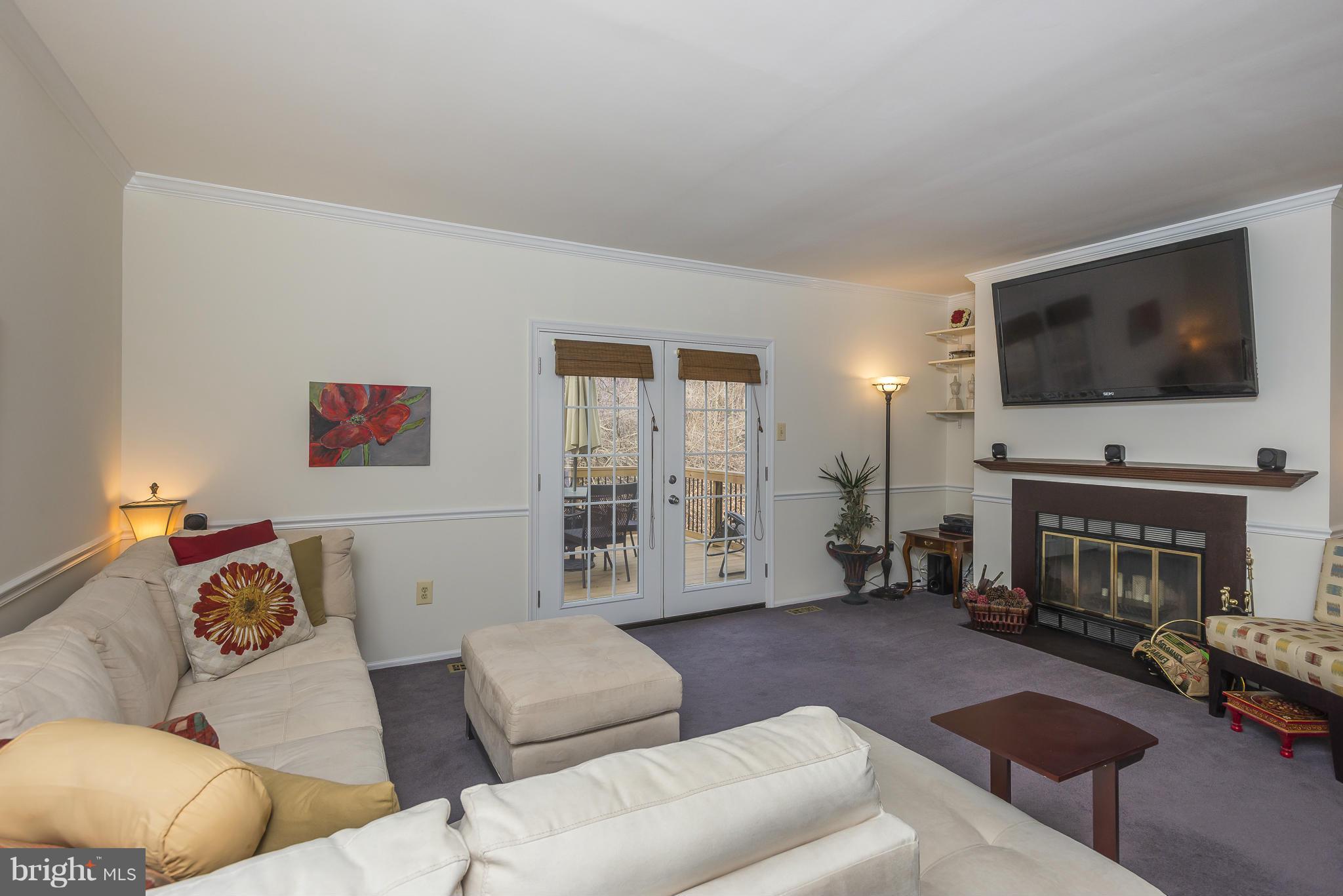 7417 Setting Sun Way Columbia, MD 21046 - Photo 10 of 27 Living Room