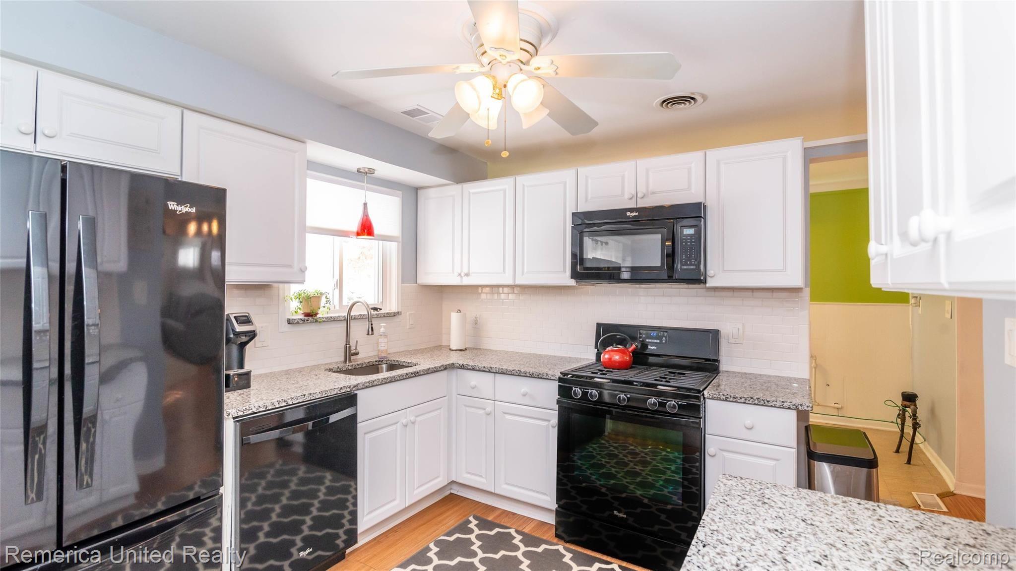 23800 Meadowbrook Road Novi, MI 48375 - Photo 11 of 33 Kitchen .jpg