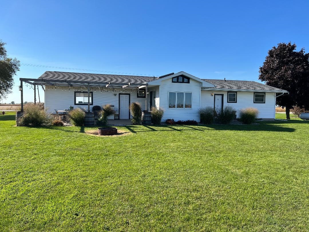 386 North Farley Road Bay City, MI 48708 - Photo 3 of 19