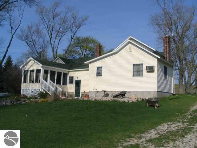8948 45 Road Cadillac, MI 49601 - Photo 8 of 9 1662572-7.JPG