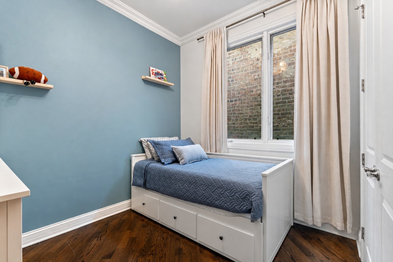 1131 West Addison Street, Unit 2 Chicago, IL 60613 - Photo 22 of 30 Gallery Image 22