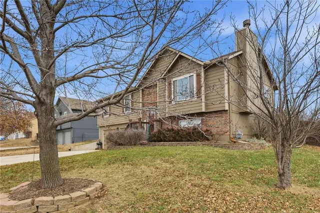 $325,000 | 299 Rawlings Drive, Tonganoxie, KS 66086