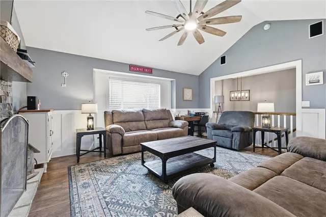 $325,000 | 299 Rawlings Drive, Tonganoxie, KS 66086