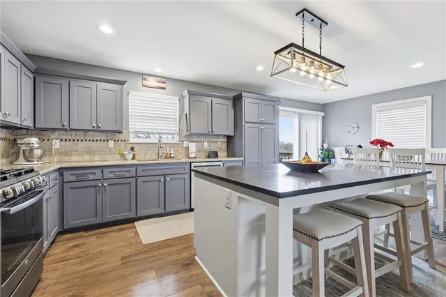 $325,000 | 299 Rawlings Drive, Tonganoxie, KS 66086