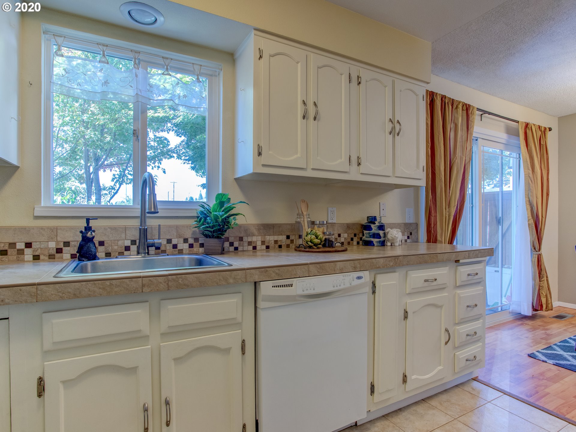 14296 Southwest Farmington Road Beaverton, OR 97005 - Photo 14 of 26 Gallery Image 14
