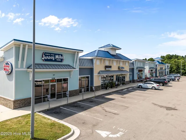 $267,500 | 427 Sunfish Lane, Sneads Ferry, NC 28460