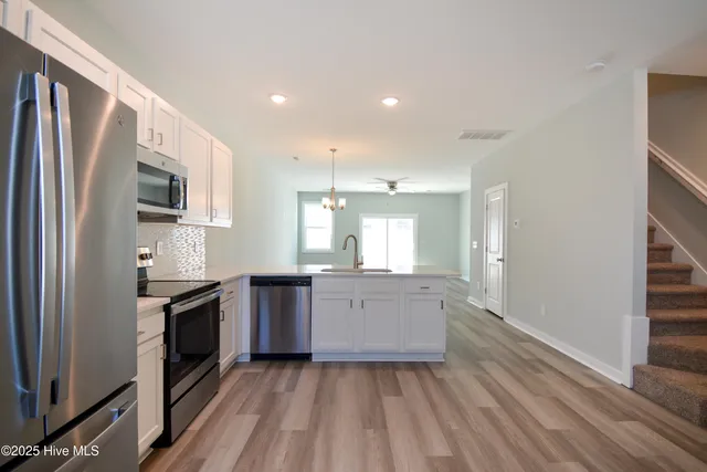 $267,500 | 427 Sunfish Lane, Sneads Ferry, NC 28460