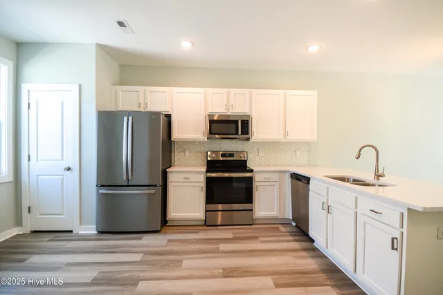 $267,500 | 427 Sunfish Lane, Sneads Ferry, NC 28460