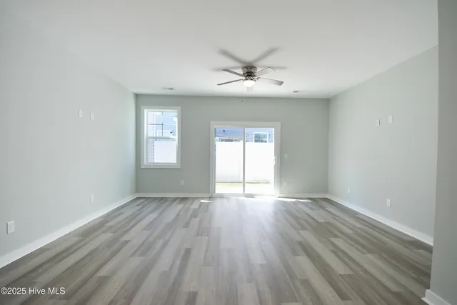 $267,500 | 427 Sunfish Lane, Sneads Ferry, NC 28460