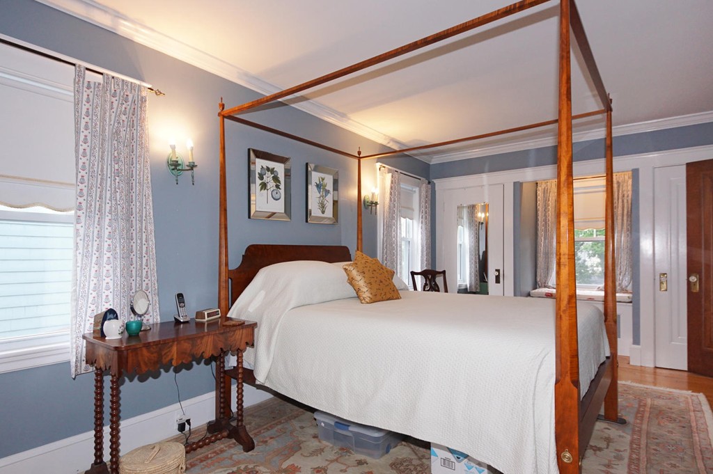 64 Oak Ridge Road Medford, MA 02155 - Photo 18 of 28