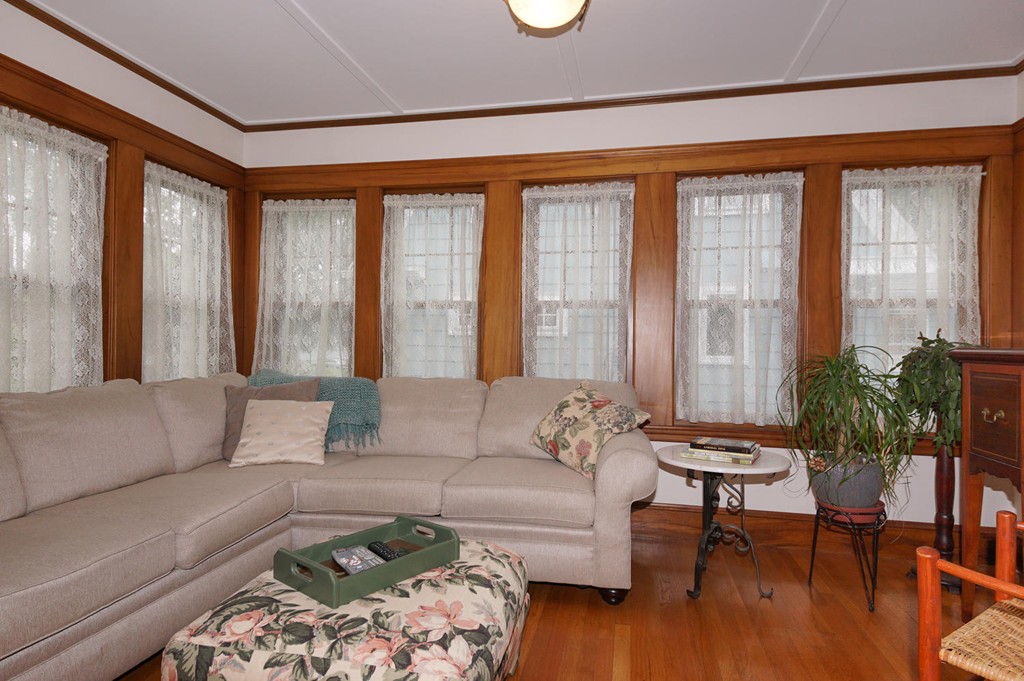 64 Oak Ridge Road Medford, MA 02155 - Photo 5 of 28