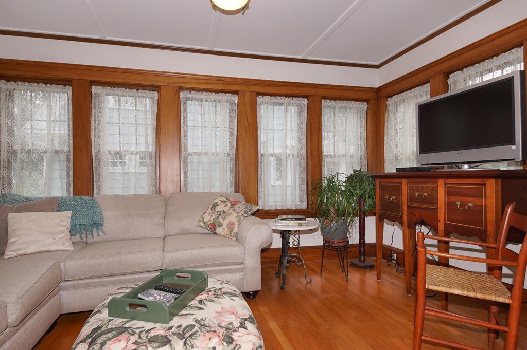 64 Oak Ridge Road Medford, MA 02155 - Photo 6 of 28