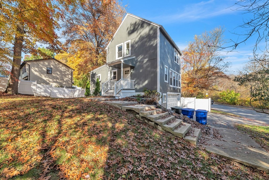 305 Denver Street Springfield, MA 01109 - Photo 3 of 42 Gallery Image 3