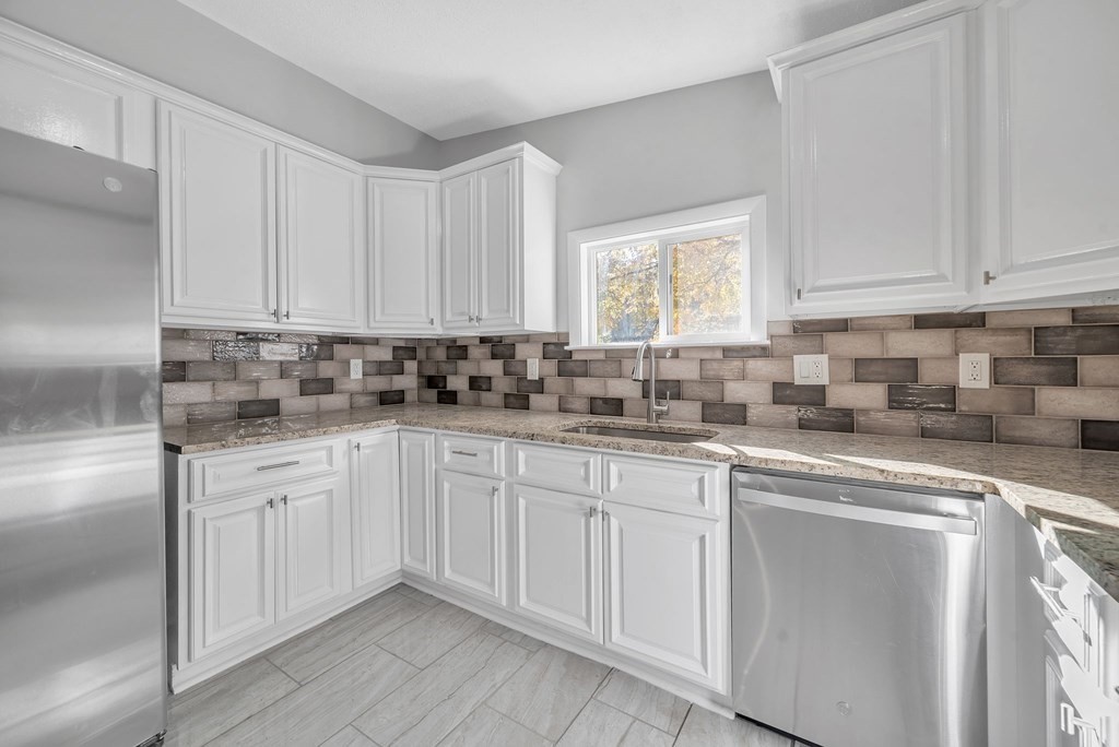 305 Denver Street Springfield, MA 01109 - Photo 8 of 42 Gallery Image 8