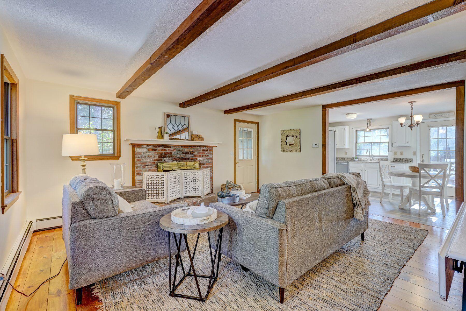 36 Cherokee Road Harwich, MA 02645 - Photo 4 of 26 Living Room