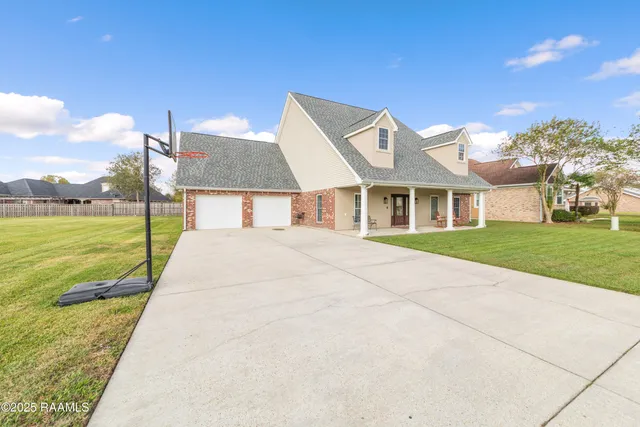 $435,000 | 302 Riverside Drive, Berwick, LA 70342