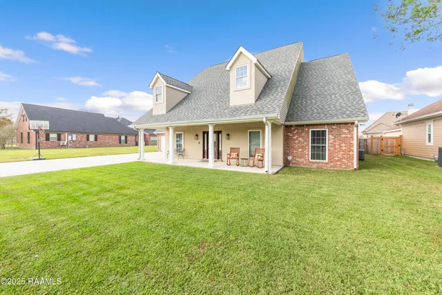 $435,000 | 302 Riverside Drive, Berwick, LA 70342