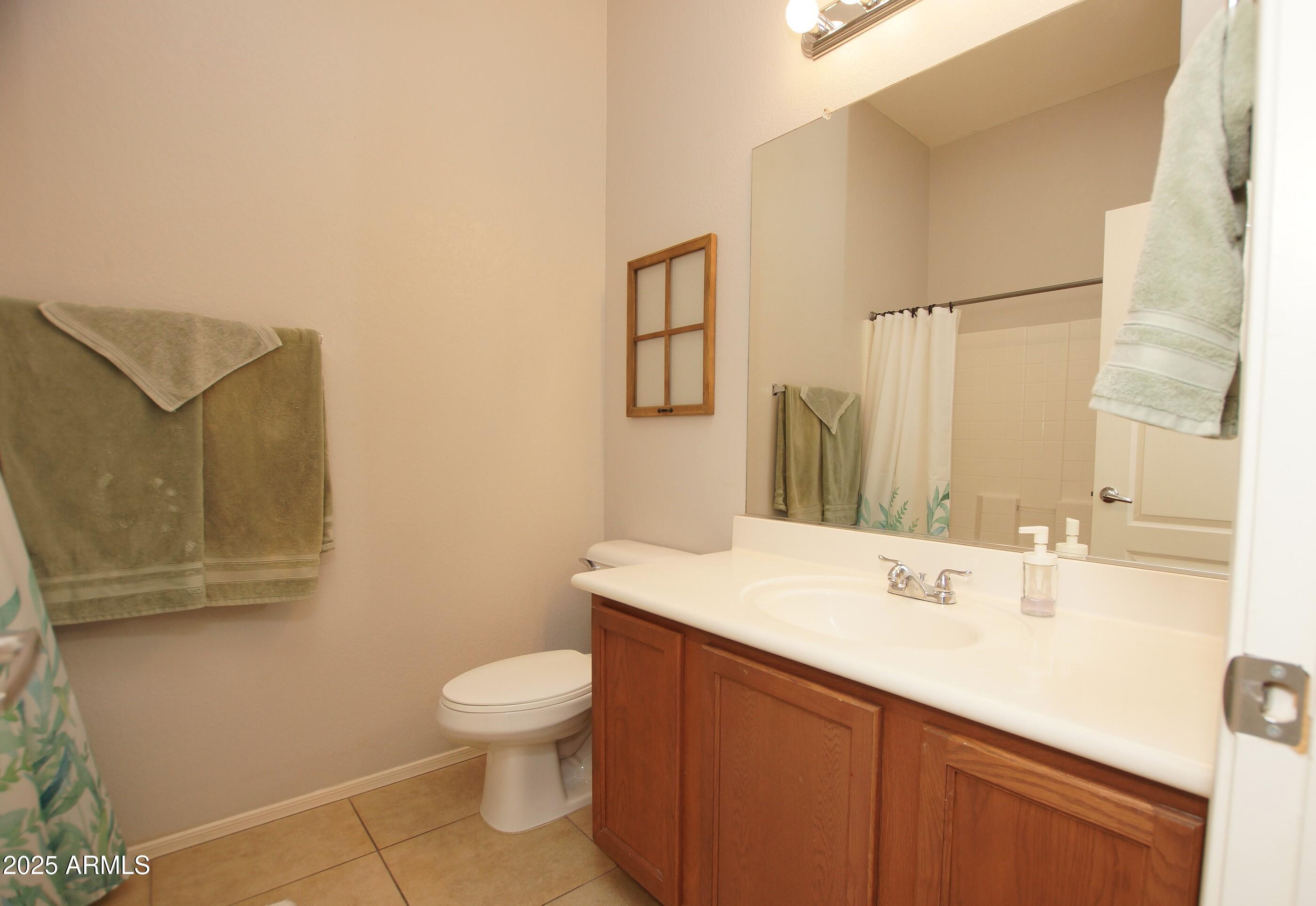 2150 West Alameda Road, Unit 1037 Phoenix, AZ 85085 - Photo 11 of 26 Upstairs bathroom