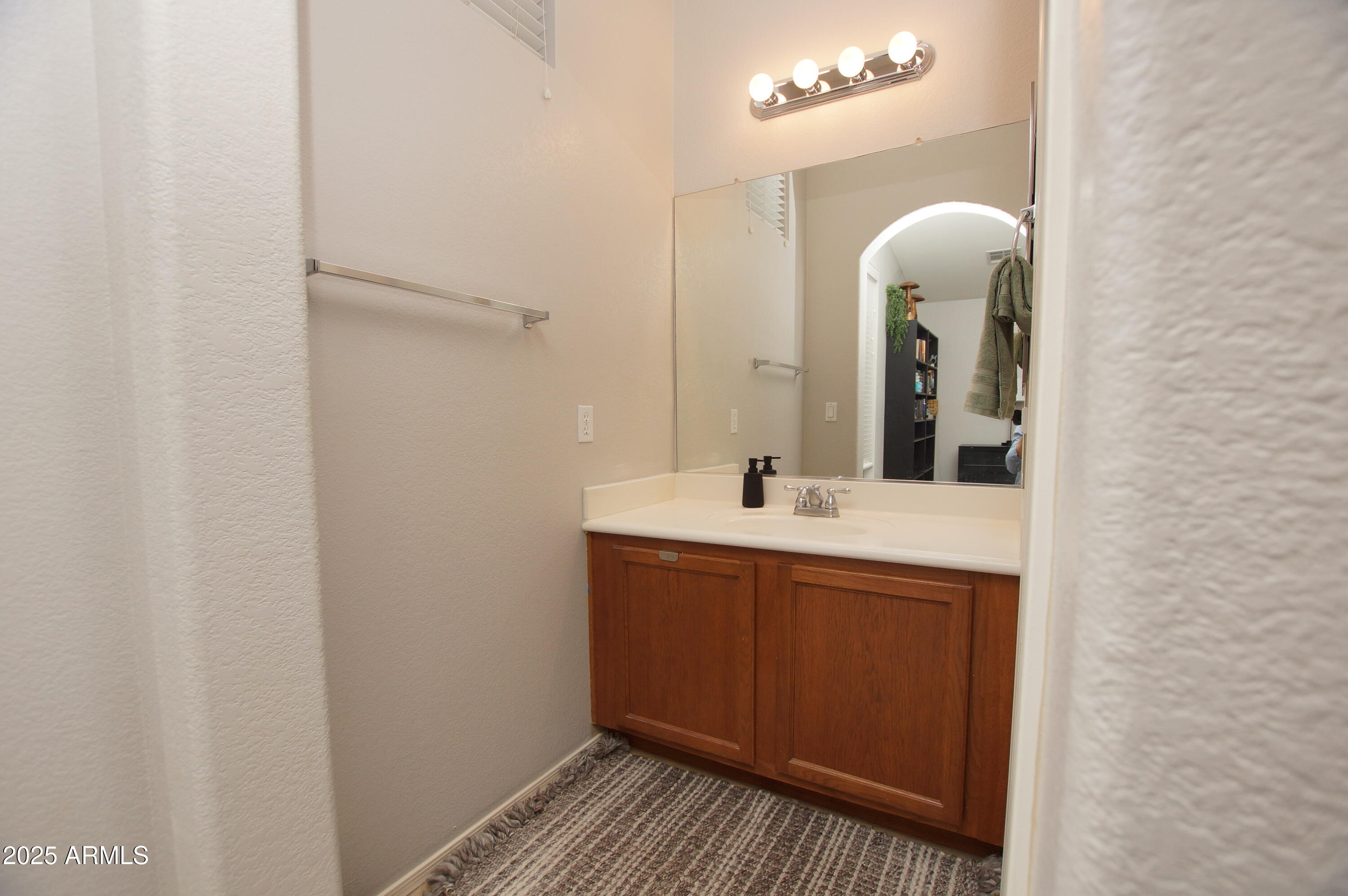 2150 West Alameda Road, Unit 1037 Phoenix, AZ 85085 - Photo 18 of 26 Owners bath