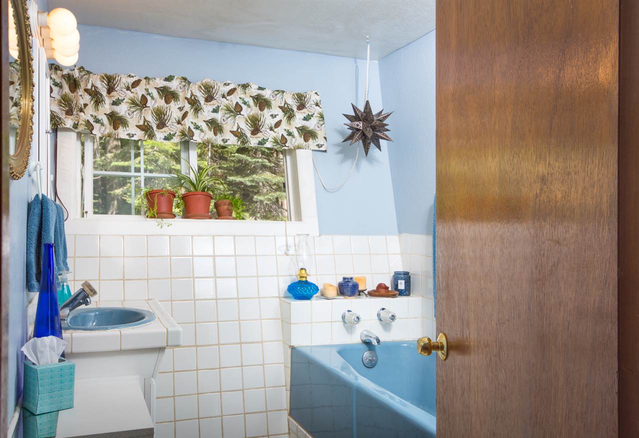 21284 Donner Pass Road Soda Springs, CA 95728 - Photo 12 of 15 Gallery Image 12