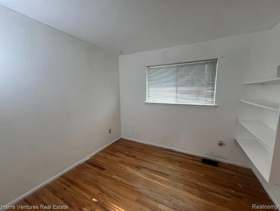 28482 Sutherland Avenue Warren, MI 48088 - Photo 14 of 25 Bedroom #1 with wood-finish flooring