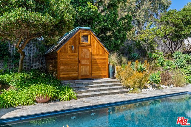 $8,450,000 | 31616 Broad Beach Road, Malibu, CA 90265