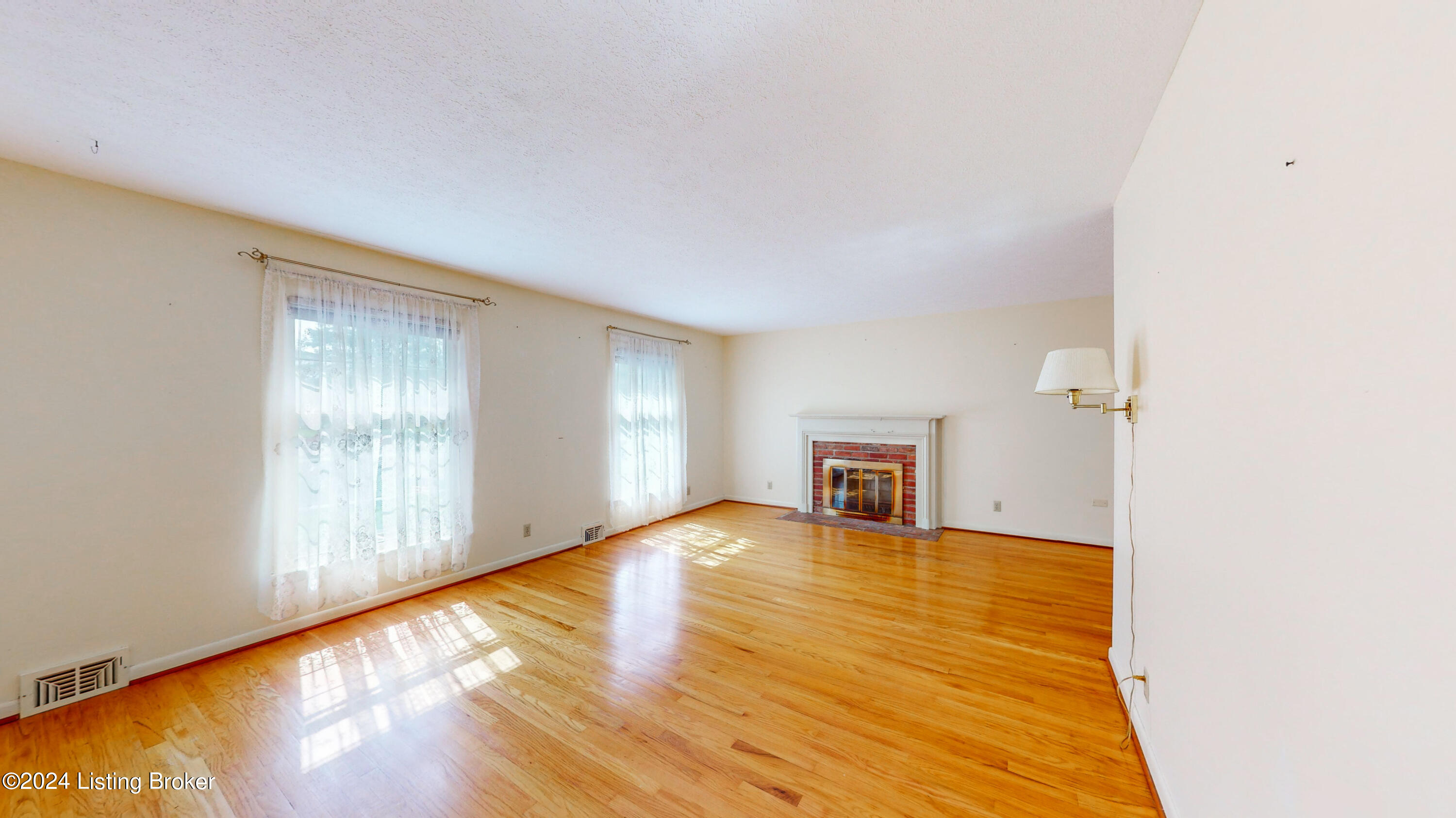 6609 Watch Hill Road Louisville, KY 40228 - Photo 6 of 63 6609-Watch-Hill-Rd_006