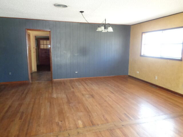 1015 Raleigh Plainview, TX 79072 - Photo 3 of 14 DSC04130