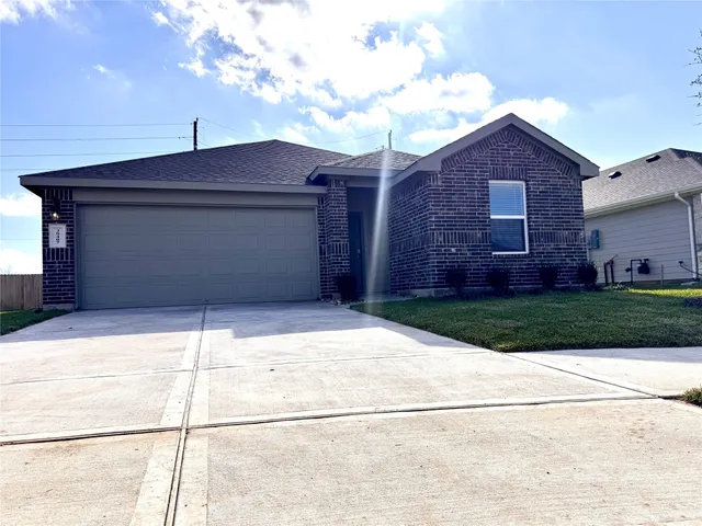 $2,000 | 30407 Carter Cove, Fulshear, TX 77423