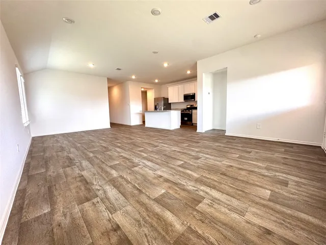 $2,000 | 30407 Carter Cove, Fulshear, TX 77423