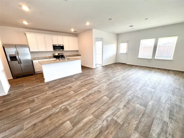 $2,000 | 30407 Carter Cove, Fulshear, TX 77423