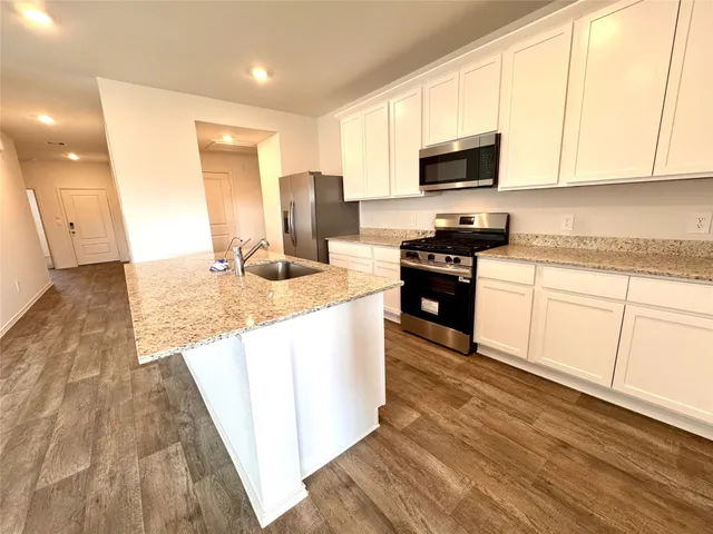 $2,000 | 30407 Carter Cove, Fulshear, TX 77423