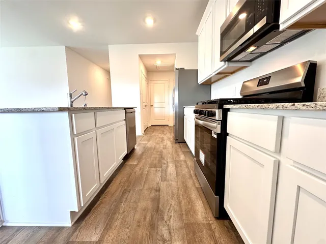 $2,000 | 30407 Carter Cove, Fulshear, TX 77423