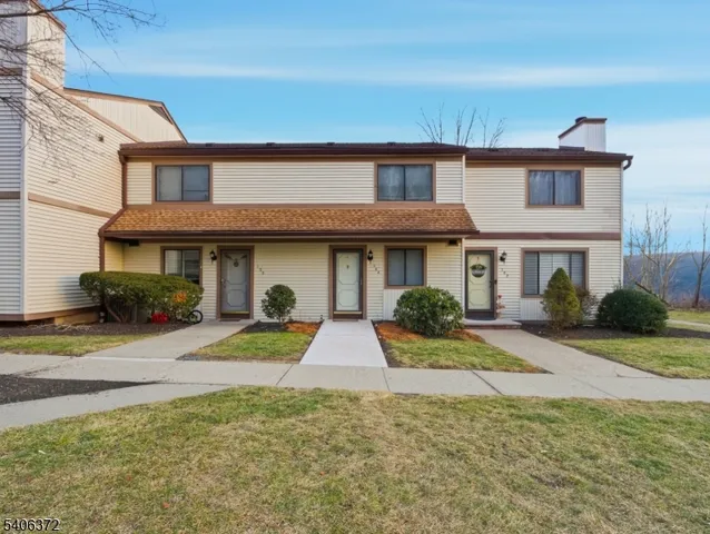 $360,000 | 104 Stonegate Lane, Stanhope, NJ 07874