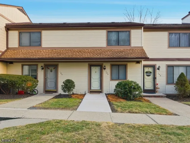 $360,000 | 104 Stonegate Lane, Stanhope, NJ 07874