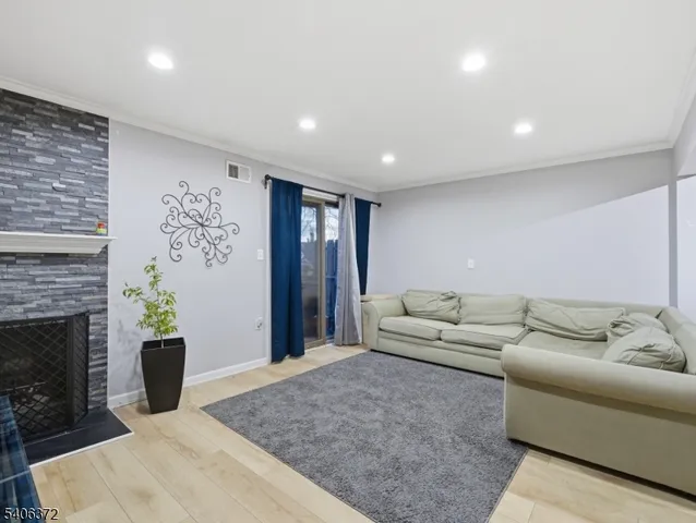 $360,000 | 104 Stonegate Lane, Stanhope, NJ 07874